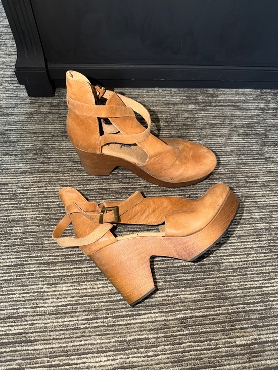 Free People Cedar Clogs Size 38 - Picture 9 of 9